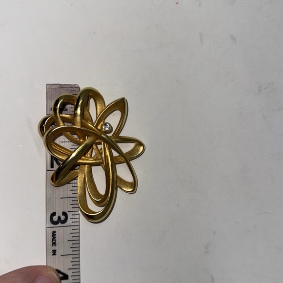 Vintage avant garde brooch, statement brooch, swirl brooch - Picture 4 of 5